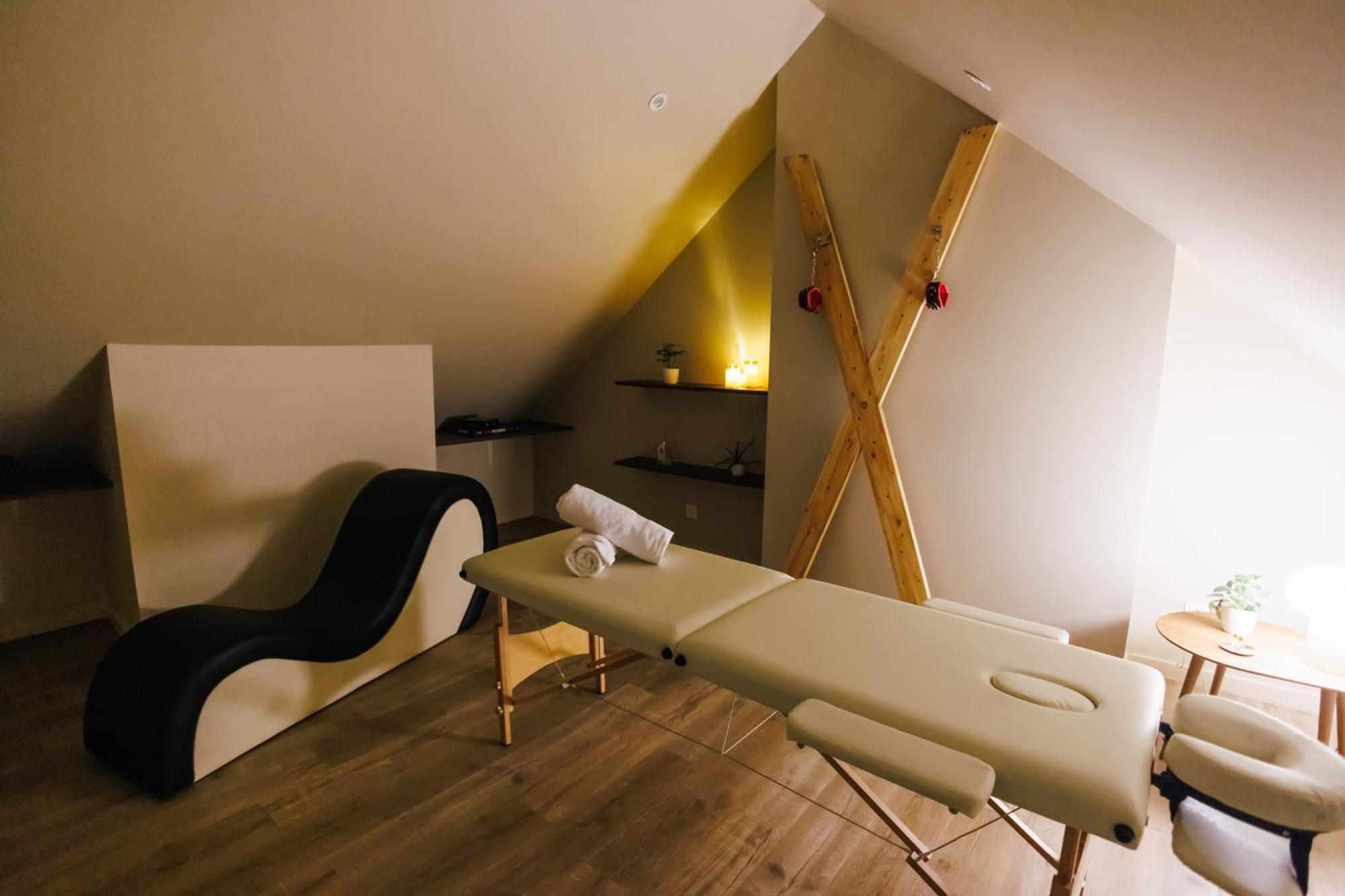 Eden Room - Luxe, Balneo & Sauna เลอม็องส์ ภายนอก รูปภาพ