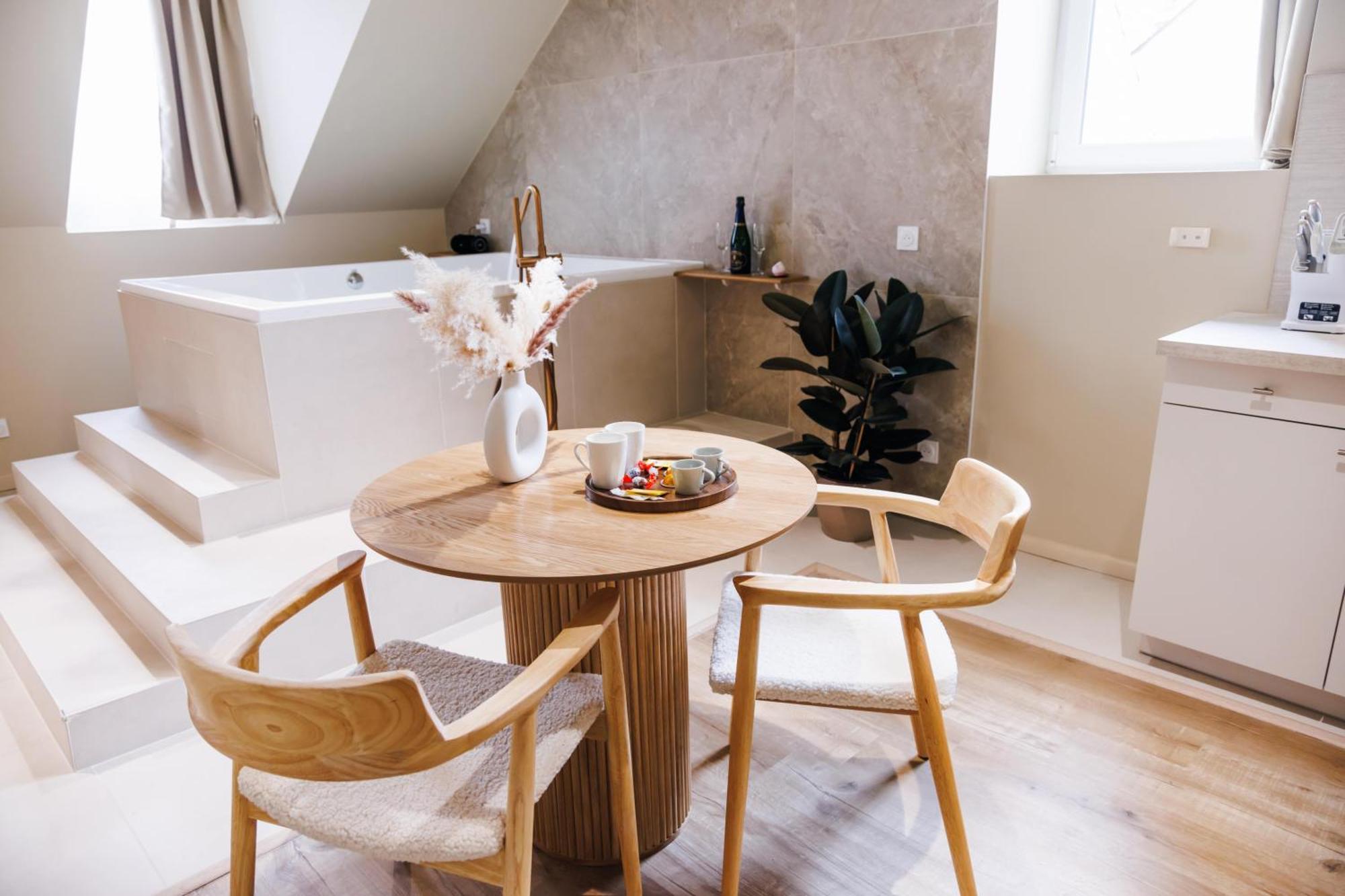 Eden Room - Luxe, Balneo & Sauna เลอม็องส์ ภายนอก รูปภาพ