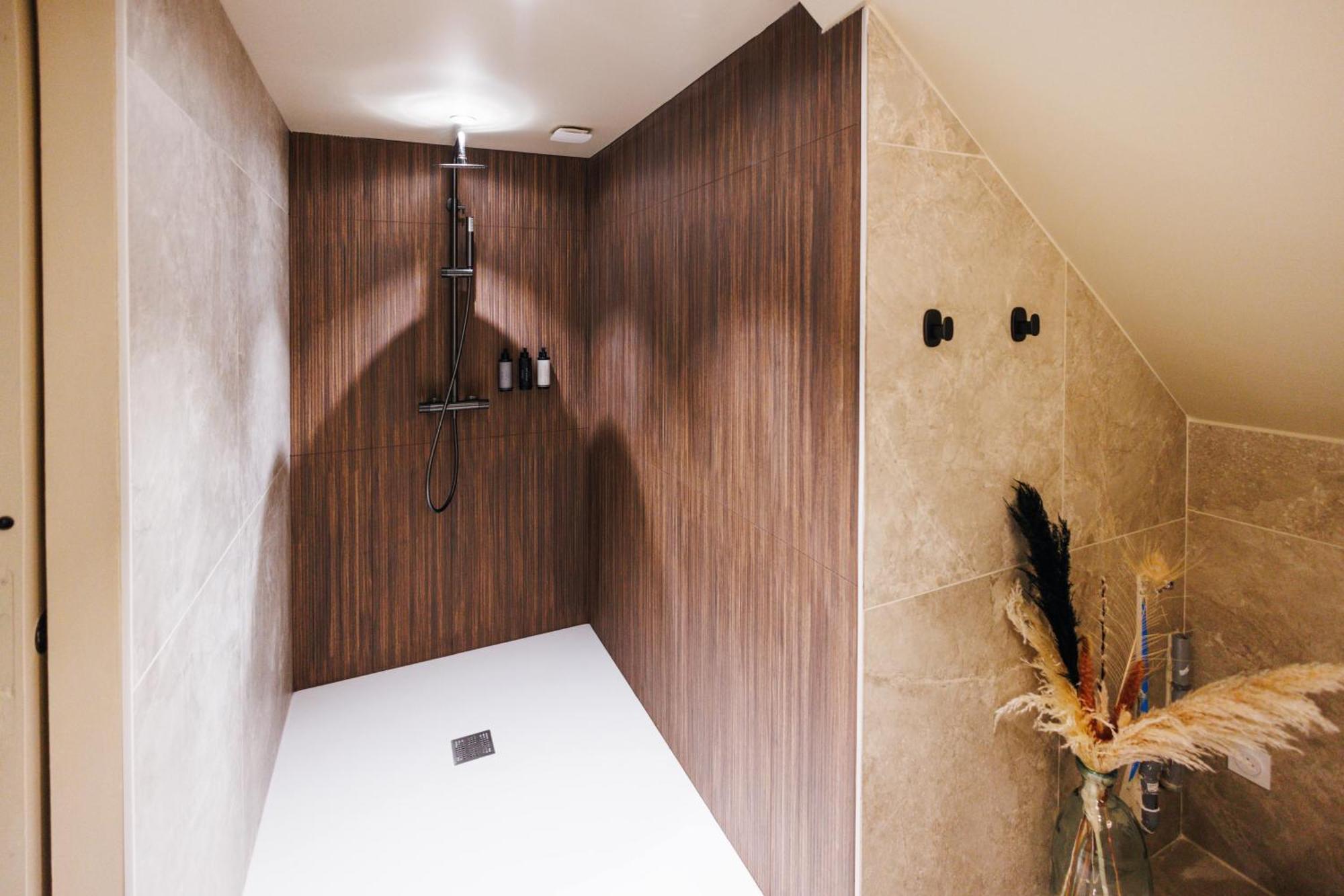 Eden Room - Luxe, Balneo & Sauna เลอม็องส์ ภายนอก รูปภาพ