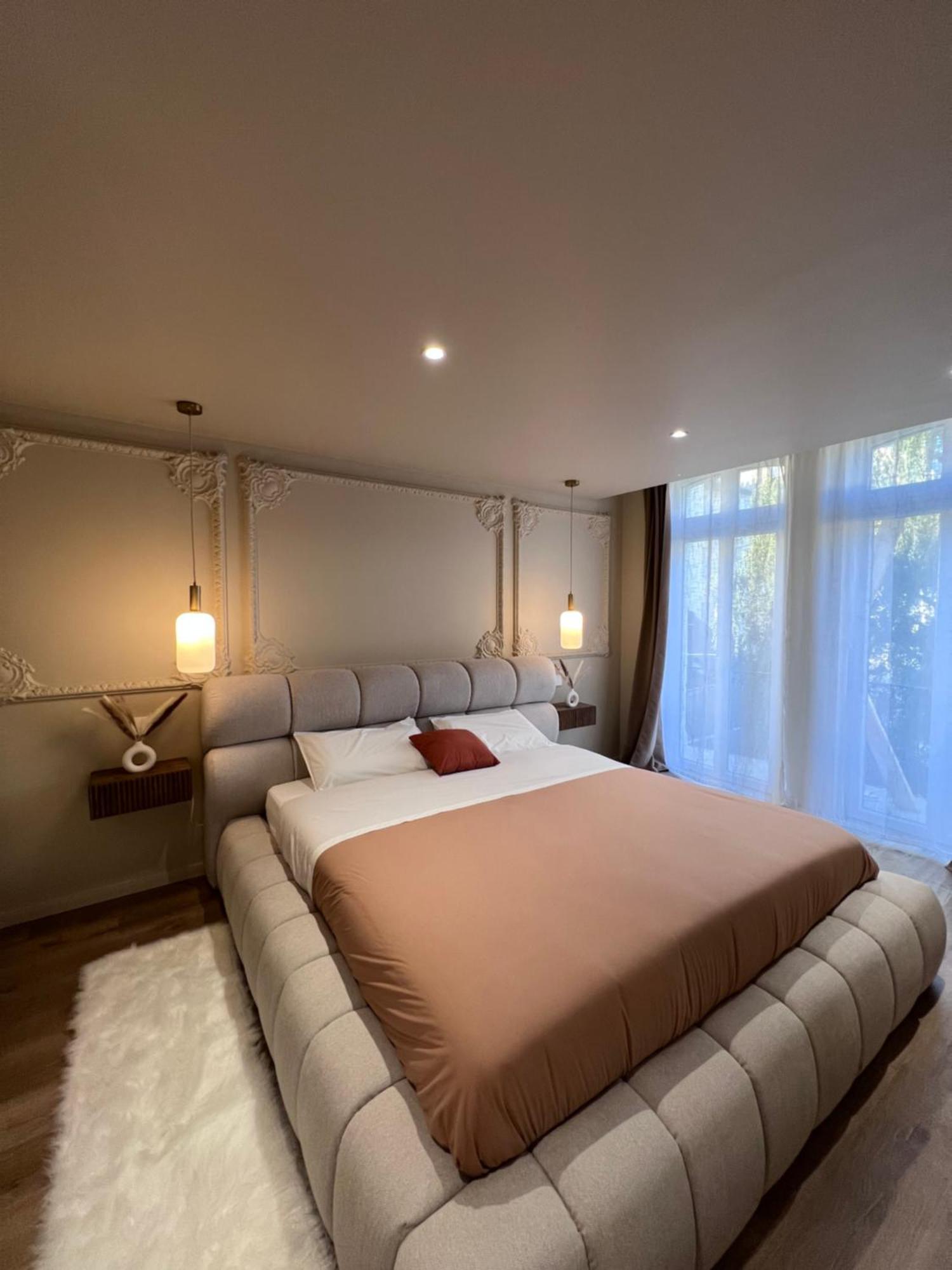 Eden Room - Luxe, Balneo & Sauna เลอม็องส์ ภายนอก รูปภาพ