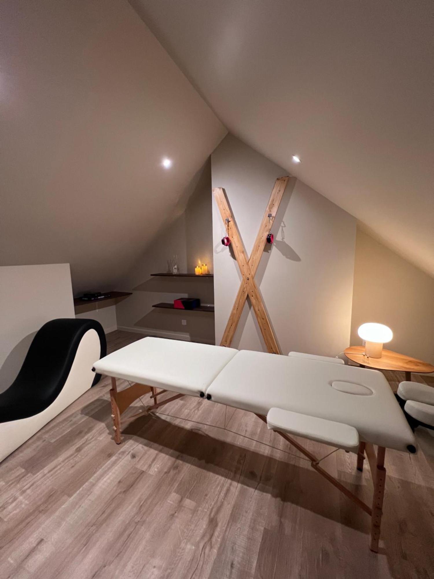 Eden Room - Luxe, Balneo & Sauna เลอม็องส์ ภายนอก รูปภาพ